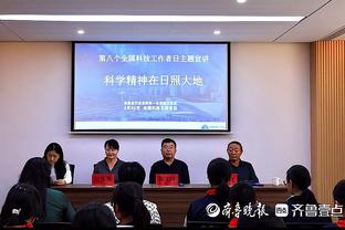 曼联跟队：不意外霍伊伦被换下，他是球队最没有威胁的球员